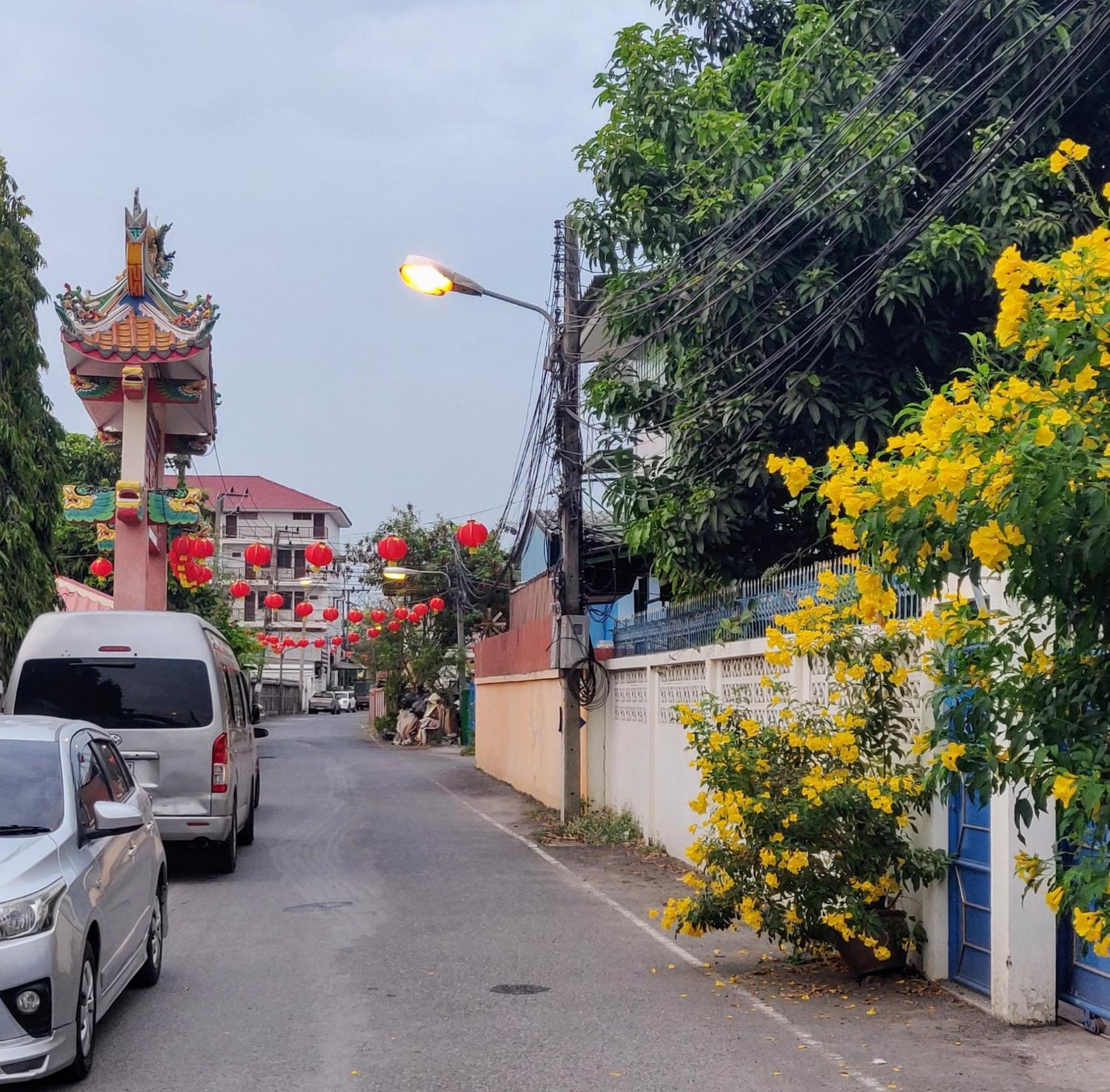 Hotel V House Phra Nakhon Si Ayutthaya Exterior foto